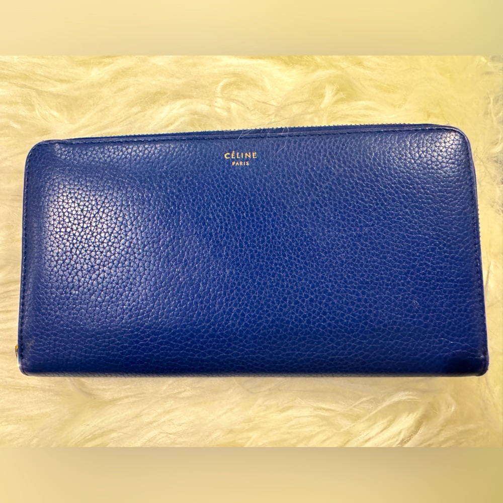 Preloved Celine zip around wallet